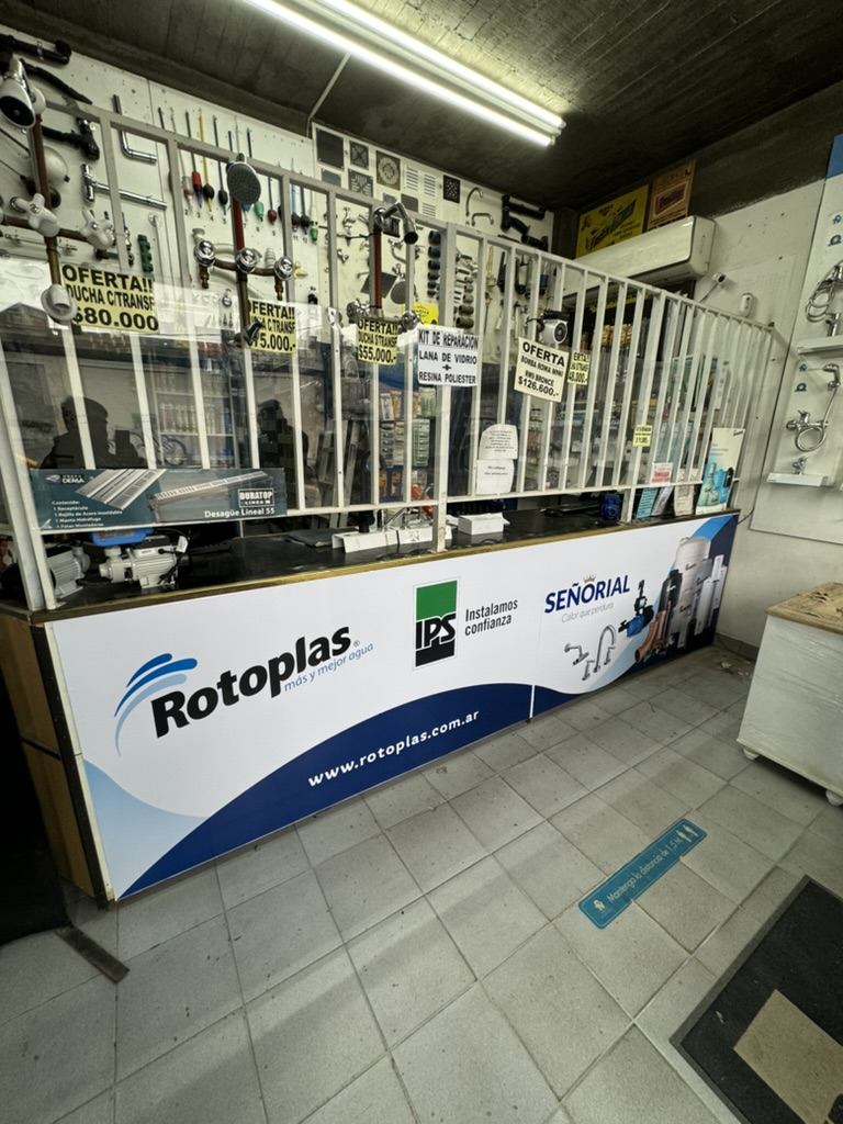 Ploteo de bajo mostrador para Rotoplas en punto de venta